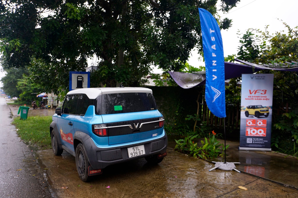 VinFast VF 3 về Làng